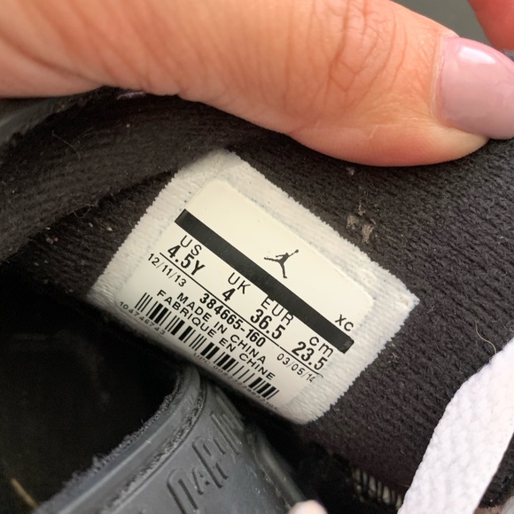 Carmine’s 6s size 4.5 - Picture 3 of 11